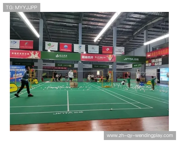 羽毛球新手打不中球