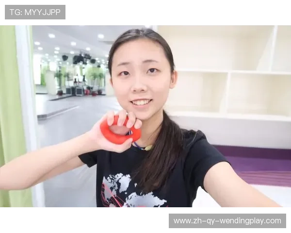 羽毛球训练中使用拉力带提高力量与灵活性的实用技巧分析