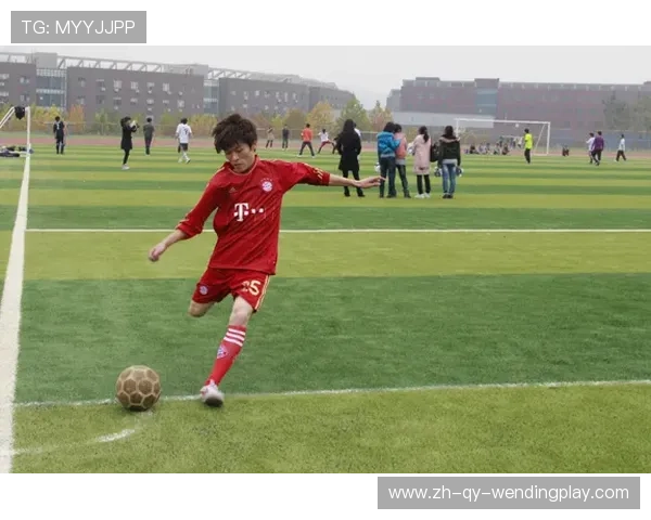 足球比赛中的短传配合与队员配合